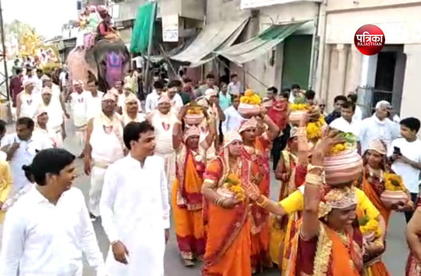 video: टोडारायसिंह में पंचकल्याणक प्रतिष्ठा महोत्सव शुरू, बैण्डबाजे के साथ निकाली रथयात्रा, श्रद्धालु उमड़े
