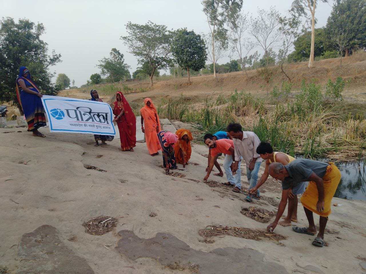 To deal with the problem of water crisis, the residents of the ward cl