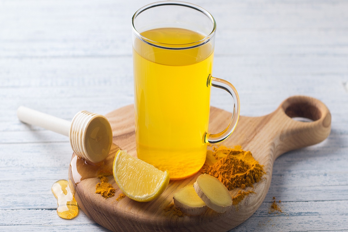 Lemon Turmeric Benefits: इन दो चीजों को रोजाना के डाइट में करें शामिल, बीमारियां रहेंगी कोसों दूर