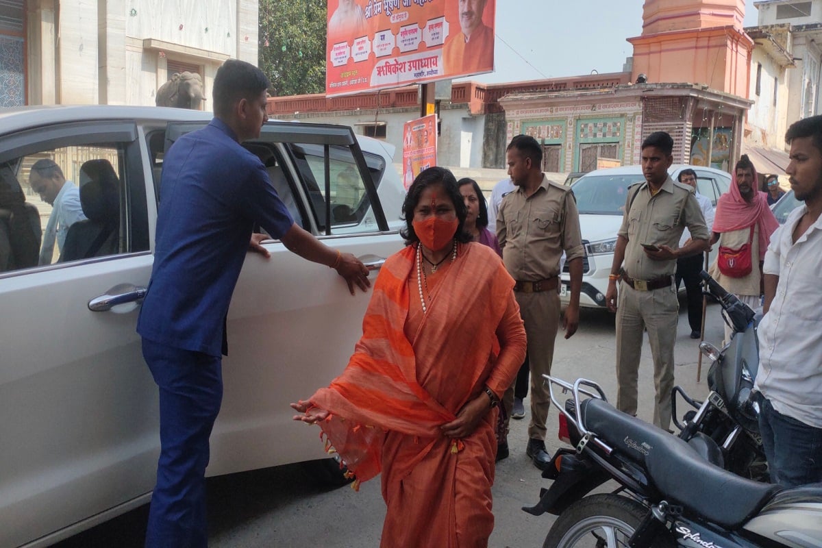 केंद्रीय मंत्री साध्वी निरंजना ज्योति ने लगाया कानपुर की घटना का सपा पर आरोप, सुनियोजित साजिश में फेंके गए हथगोले व पत्थर