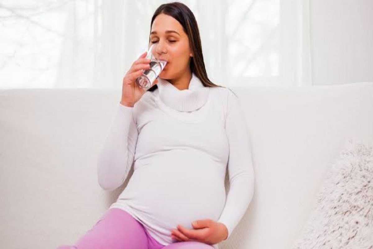 Drinks During Pregnancy: प्रेगनेंसी के दौरान ये 4 ड्रिंक्स पीना प्रेगनेंट महिलाओं के लिए होता है फायदेमंद