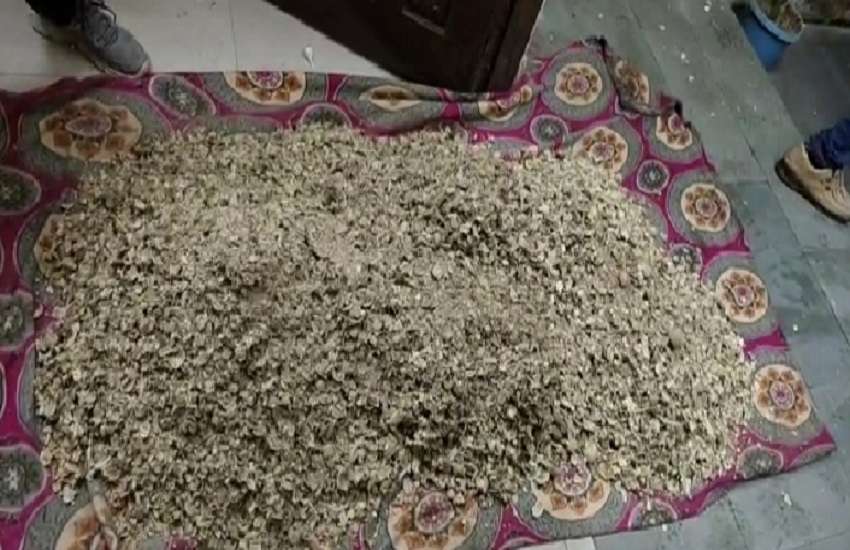 Gujarat Narcotics News : बोरे में था नशीला पदार्थ, इस तरह पकड़े गए नशे के सौदागर