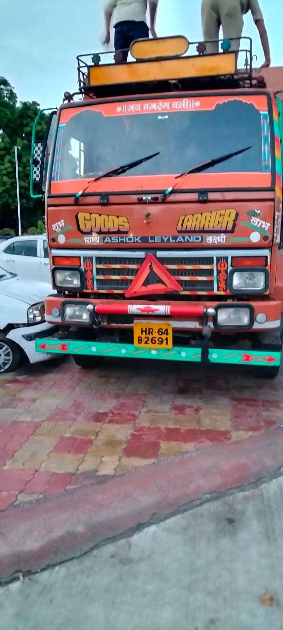 NDPS ACT: ओडिशा से ट्रक में छिपा सूरत ला रहे थे 724 किलो गांजा