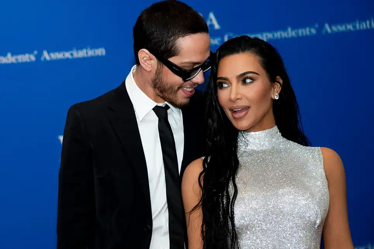 रियलिटी शो में Kim Kardashian ने अपने नए बॉयफ्रेंड Pete Davidson संग किया मजाक