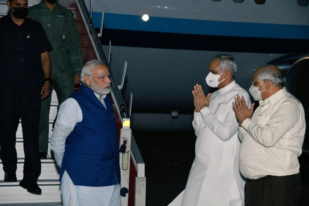 PM Modi: पीएम मोदी पहुंचे अहमदाबाद, गुजरात को देंगे कई सौगात