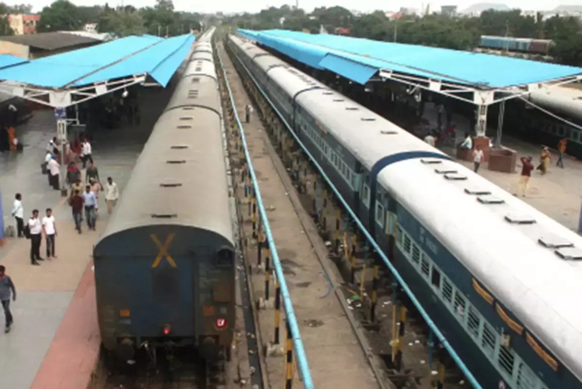 अग्निपथ विरोध प्रदर्शन के कारण बंगाल में 13 ट्रेनें रद्द