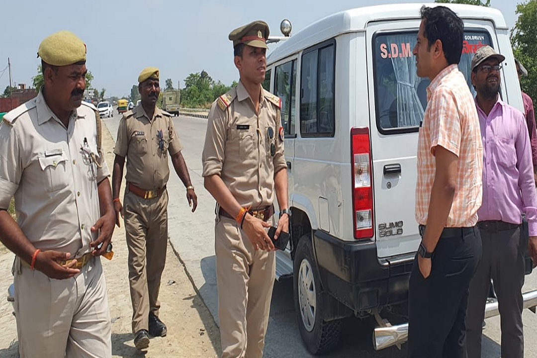 अग्निपथ योजना के विरोधियों की धरपकड़ में पुलिस व प्रशासनिक अफसरों का ग्रामीण क्षेत्र का दौरा