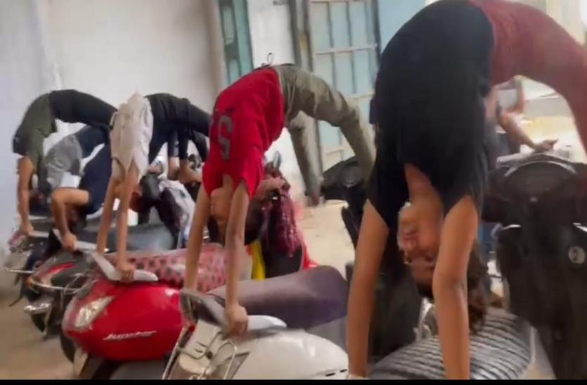 International yoga day: बाइक सवारों ने योग के दिखाए करतब