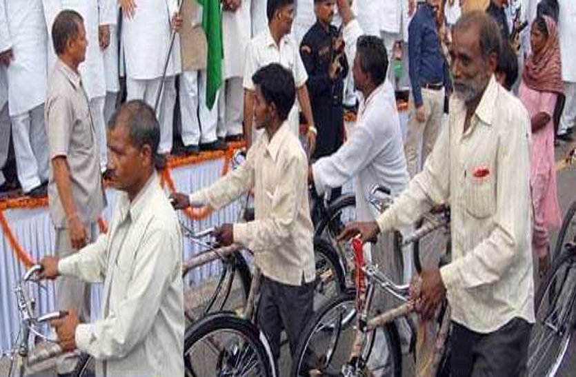 उद्यानिकी किसानों को अनुदान पर मोटर साइकिल प्रदान करने के दिए सुझाव