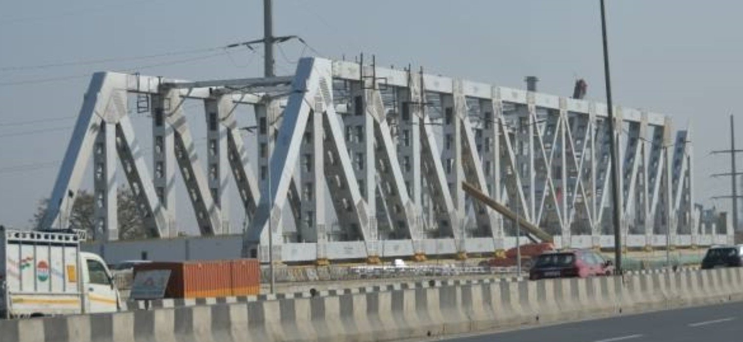 देश के सबसे लंबे ट्रस ब्रिज को रखने के लिए 12 घंटे बंद रहेगा दिल्ली—मेरठ रोड