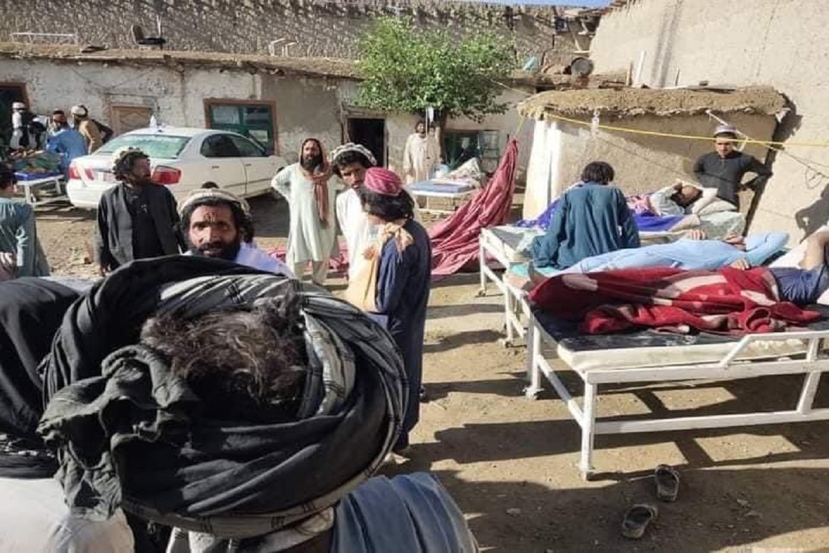 Earthquake of magnitude 6.1 shakes Afghanistan,  killed at least 250 people