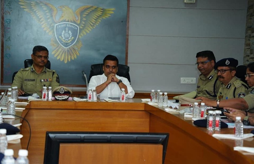 मतपत्रों का वितरण करने से पहले कर लें जांच, न रहे कोई त्रुटि