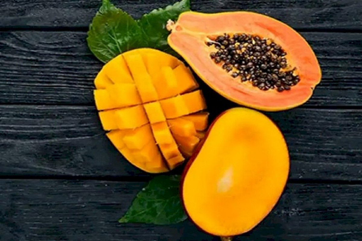 Mango Vs Papaya: जानिए आपकी सेहत के लिए कौन है सबसे ज्यादा फायदेमंद, आम या पपीता