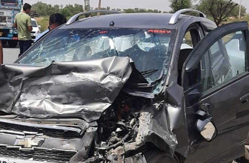 churu accident: सिरसला के पास दो कारों में आमने-सामने की टक्कर एक की मौत