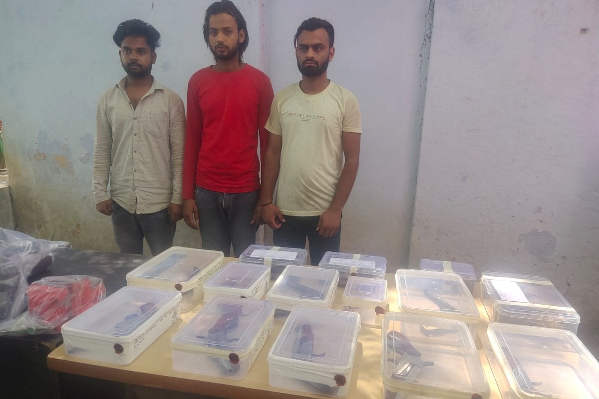 police-raid-on-illegal-arms-factory-in-ghaziabad.jpg