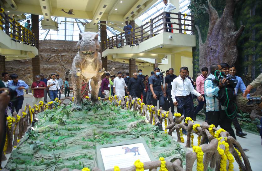 Gujrat government: पर्यटकों के आकर्षण का केन्द्र बनेगा डायनासोर संग्रहालय