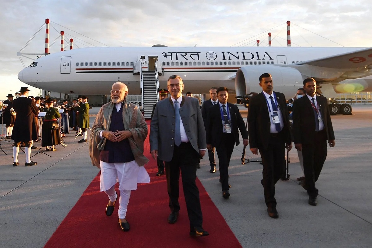 जर्मनी दौरे पर प्रधानमंत्री नरेंद्र मोदी, जी-7 की बैठक में लेंगे हिस्सा