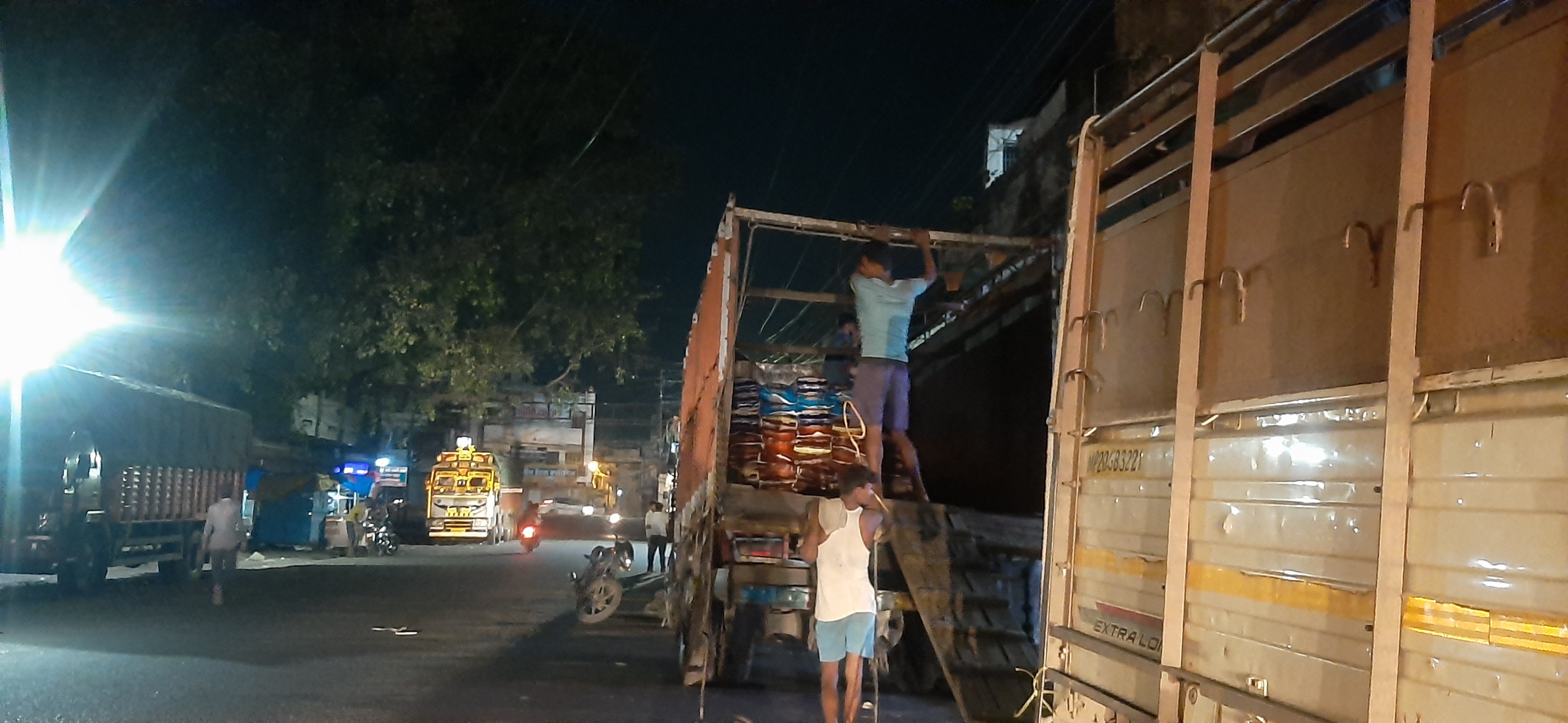 As soon as night falls, the road of Nivadganj is becoming a warehouse