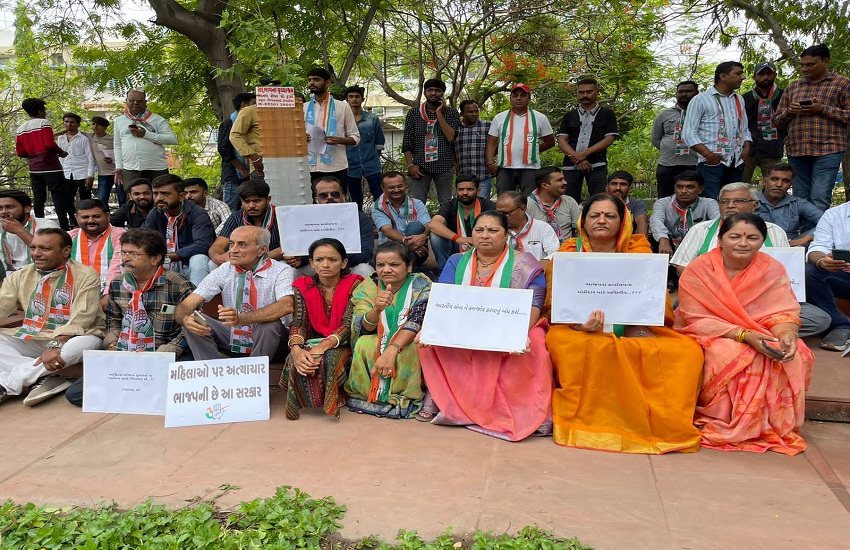 Congress's demonstration against Agneepath scheme and inflation अग्निपथ योजना व महंगाई के खिलाफ कांग्रेस का धरना व प्रदर्शन
