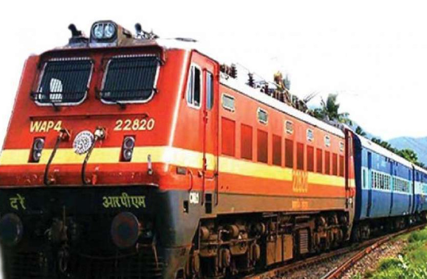 यात्रियों के लिए राहत की खबर, रेलवे ने इन ट्रेनों में बढ़ाए एसी-स्लीपर के कोच
