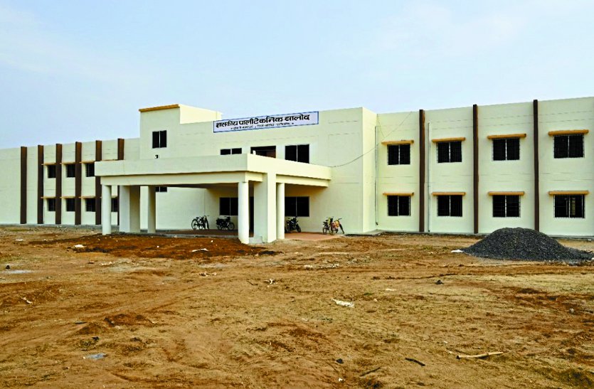 Polytechnic college ready in Dudhli from 10 crores, | 10 करोड़ से दुधली में पॉलिटेक्निक कॉलेज तैयार, एक जुलाई से पढ़ाई | Patrika News