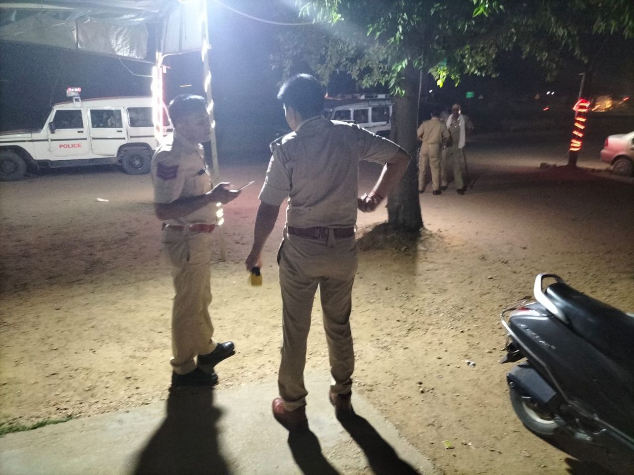 पुलिस ने जयपुर-दिल्ली हाइवे पर तीन घंटे में खंगाले दो दर्जन होटल-ढाबे, मचा हडक़म्प, देखिए VIDEO