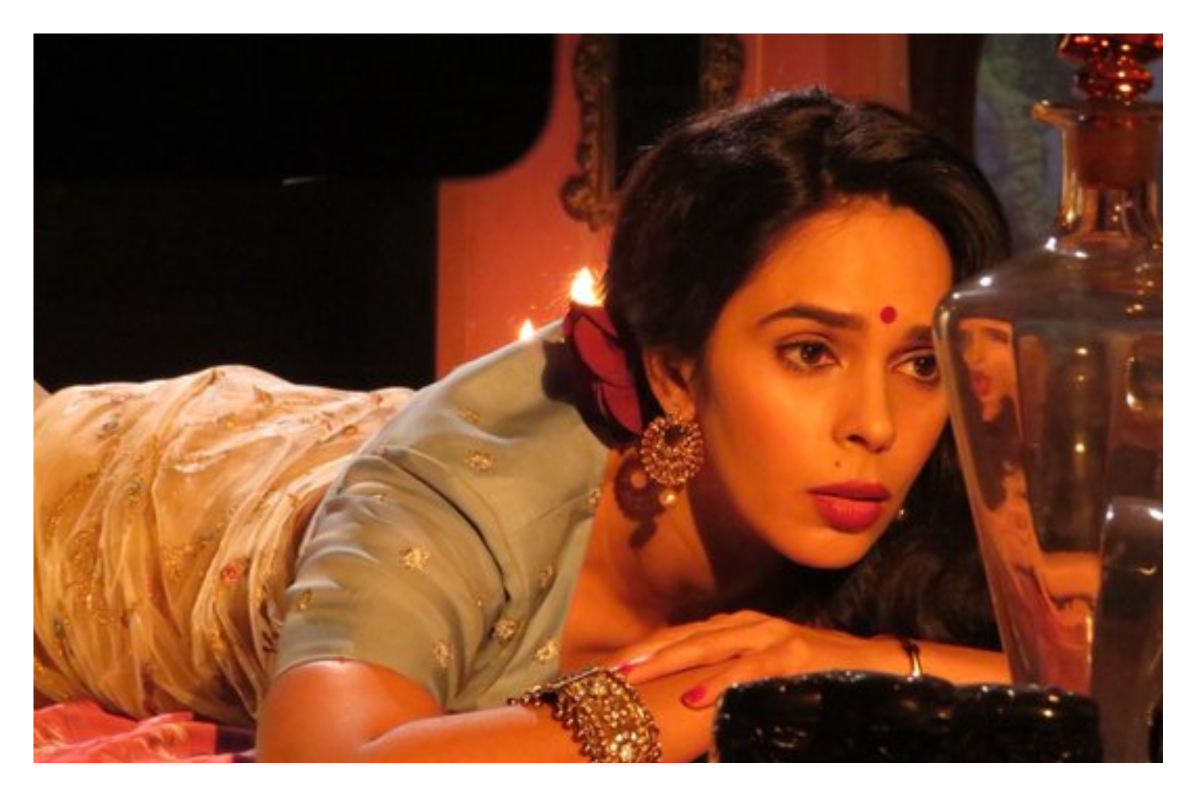 mallika sherawat rk rkay movie rajat kapoor release date | उसी बोल्डनेस के  साथ Mallika Sherawat इस फिल्म से करने जा रही हैं कमबैक, जानें किस दिन होगी  रिलीज | Patrika News