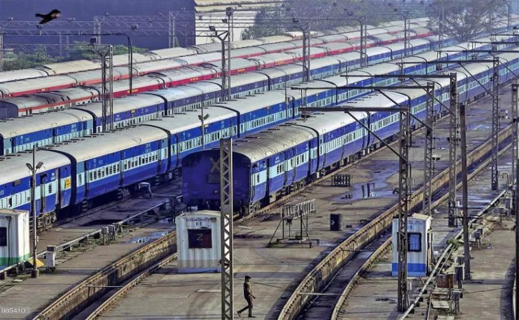 Difference Among Indian Railways Central, Junction, Terminal and Station