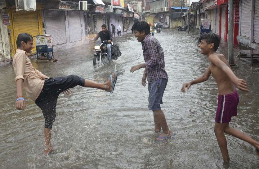 राजस्थान में मानसून की धमाकेदार एंट्री, झूम के बरसे बादल, यहां अति भारी बारिश का अलर्ट