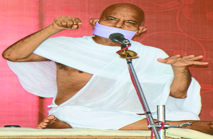 जीवन में ना कुछ तेरा, ना कुछ मेरा के भाव की ओर आसक्त होना चाहिए