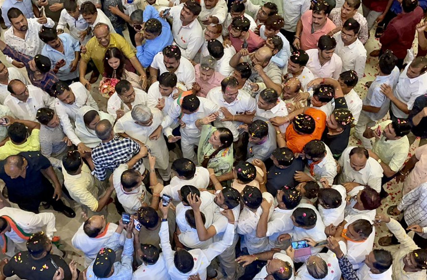 VIDEO : तेलंगाना में Vasundhara Raje का 'जलवा', देखें कैसे हुआ स्वागत?
