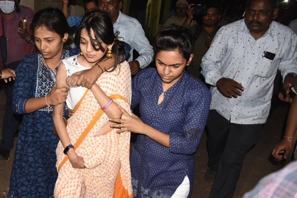 Sharad Pawar Controversial Post: अभिनेत्री केतकी चितले ने लगाए गंभीर आरोप, कहा- हिरासत के दौरान मेरे सीने पर मारा गया, छेड़खानी की गई