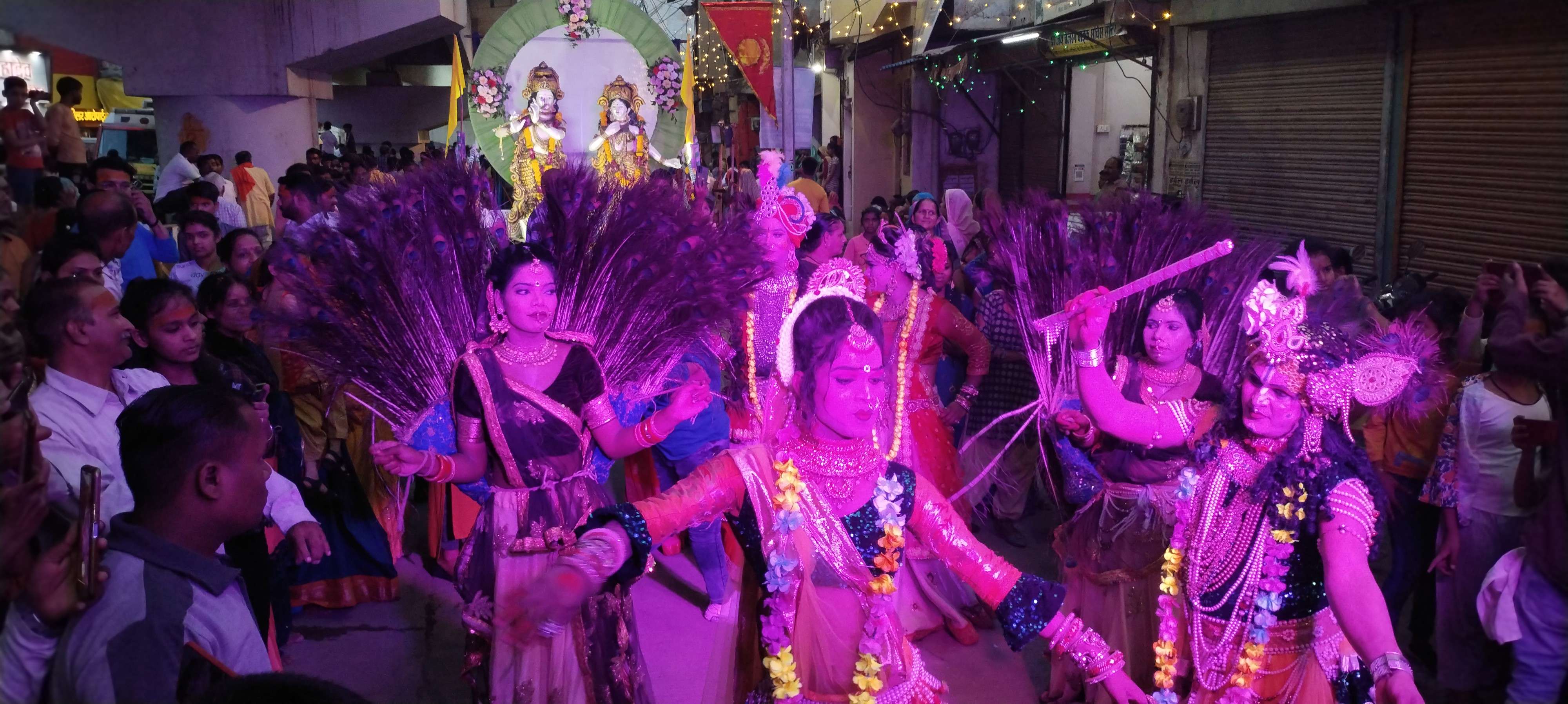 नंगे पांव उमड़ा आस्था का सैलाब, श्रद्धालुओं ने हाथों से खींचा भगवान जगन्नाथ का रथ