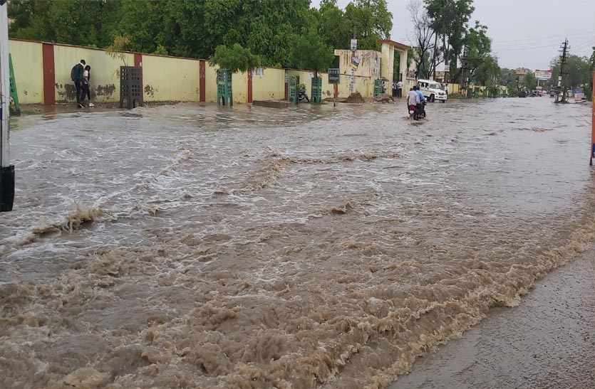 Rain: सीकर में साढ़े 3 इंच बारिश, रेलवे ट्रेक डूबा, आज भी इन जिलों में तेज बारिश का अलर्ट जारी