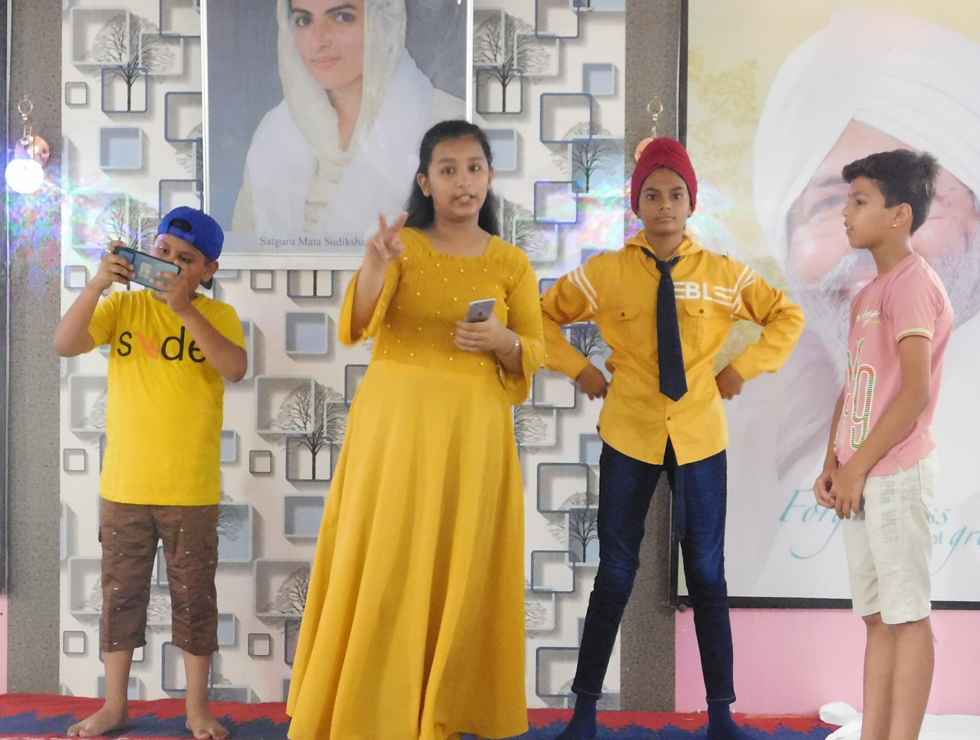Video Story आध्यात्म से जोडऩे पहली बार यहां बाल सत्संग समागम, समाज के लिए बच्चों ने दिया संदेश
