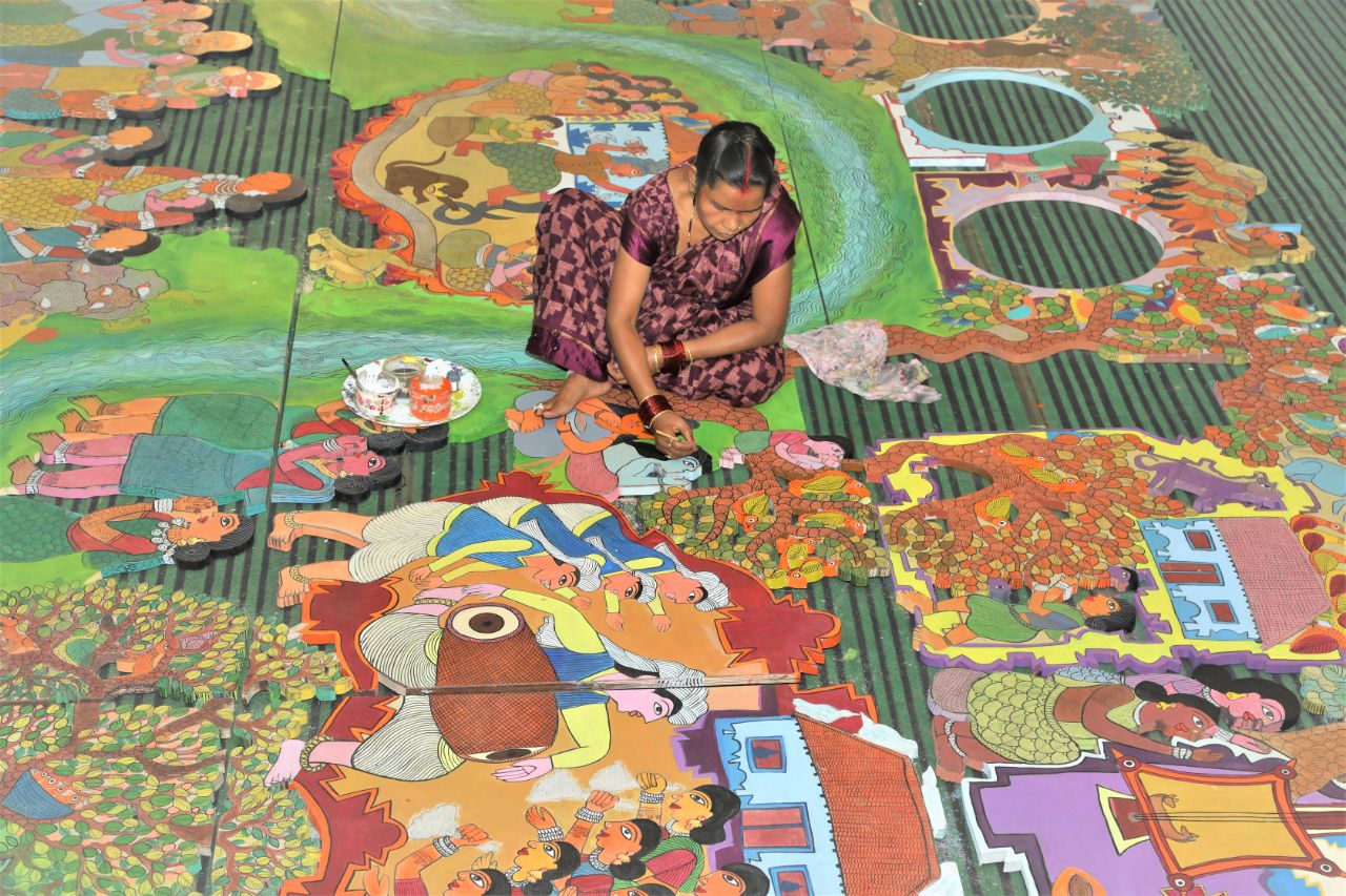 खजुराहो के जनजातीय संग्रहालय में सजेगी नर्मदा की उद्भव कथा दर्शाती 120 फीट लंबी पेंटिंग