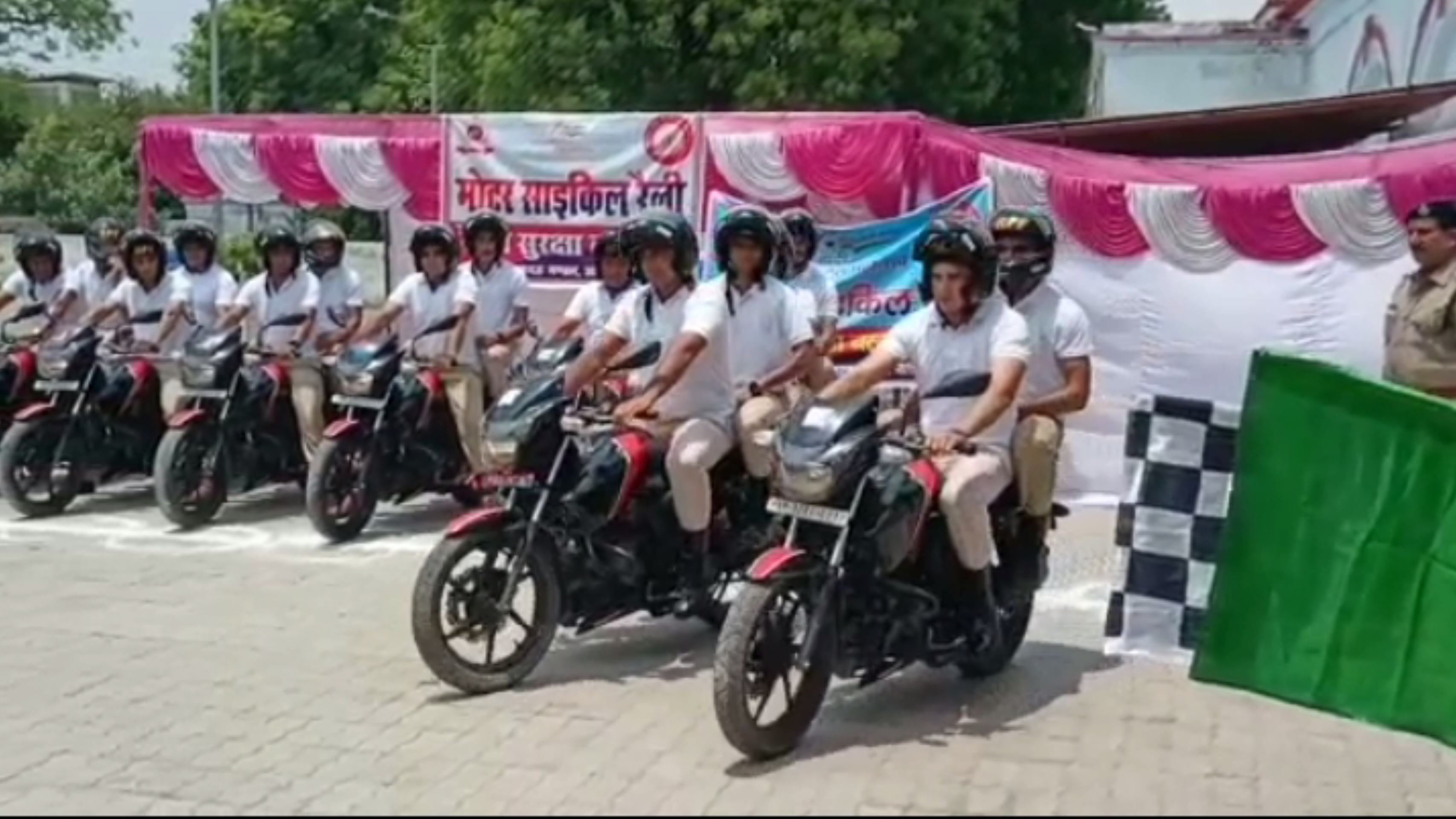 शहीदों के सम्मान में जालियांवाला बाग के लिए हुई रवाना बाइक रैली