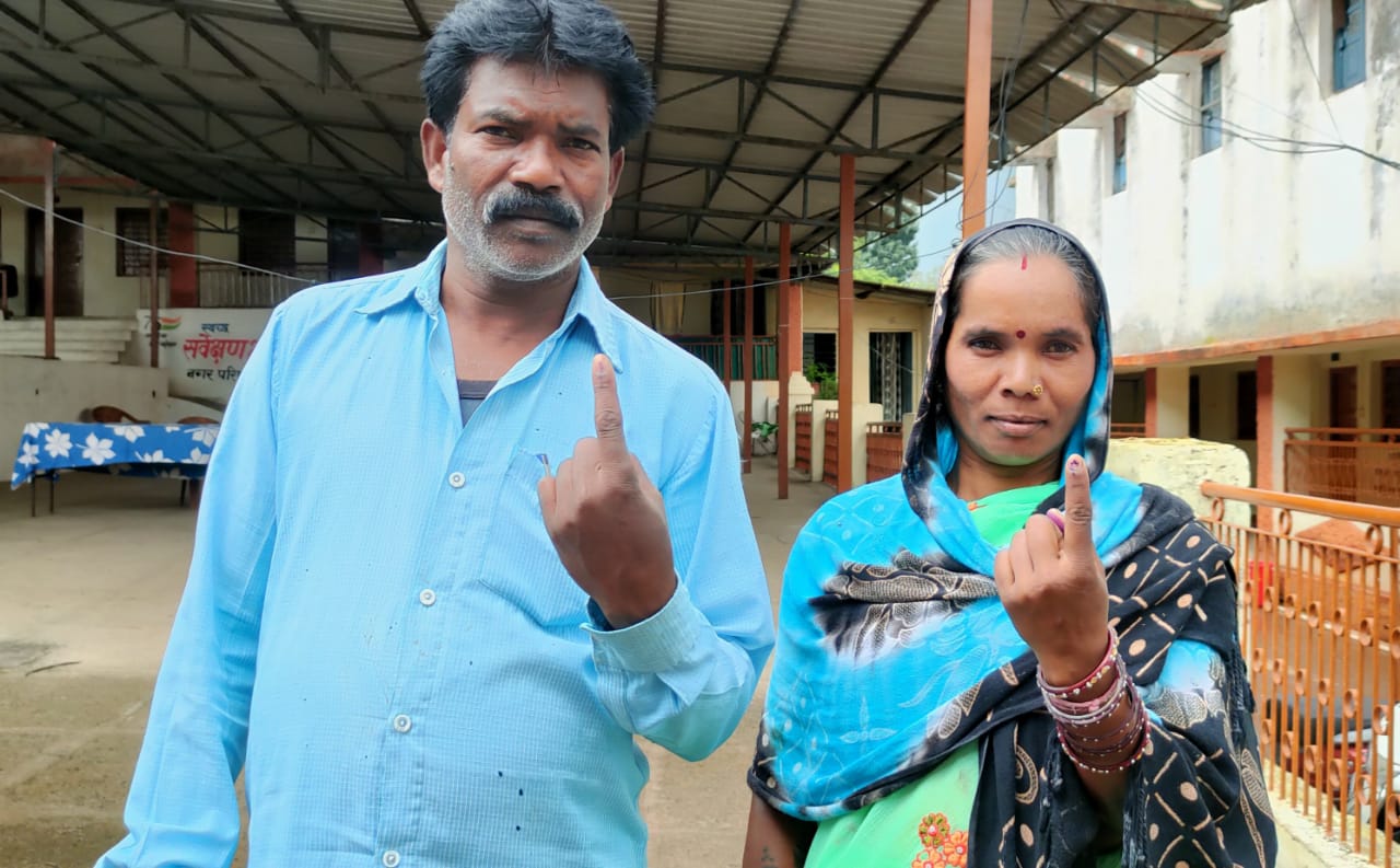 Video Story - It is raining incessantly, the enthusiasm of voters to c