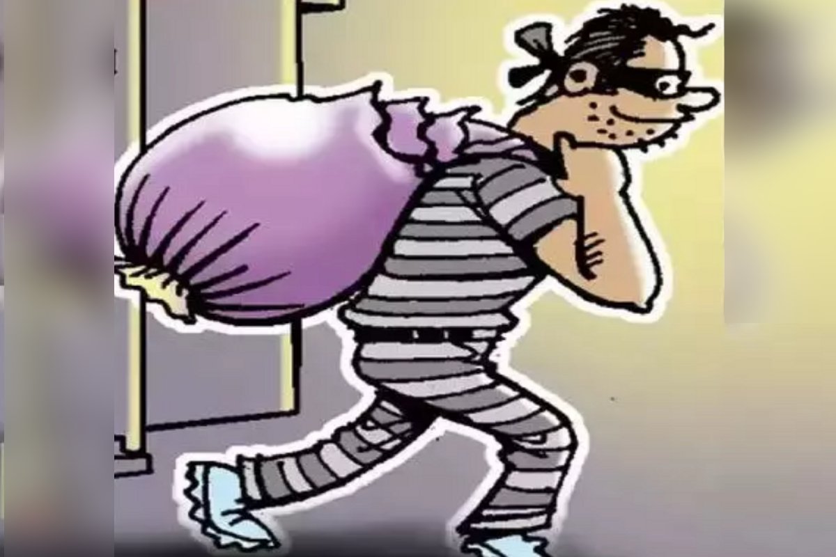 20-lakh-stolen-without-breaking-the-lock-in-moradabad.jpg