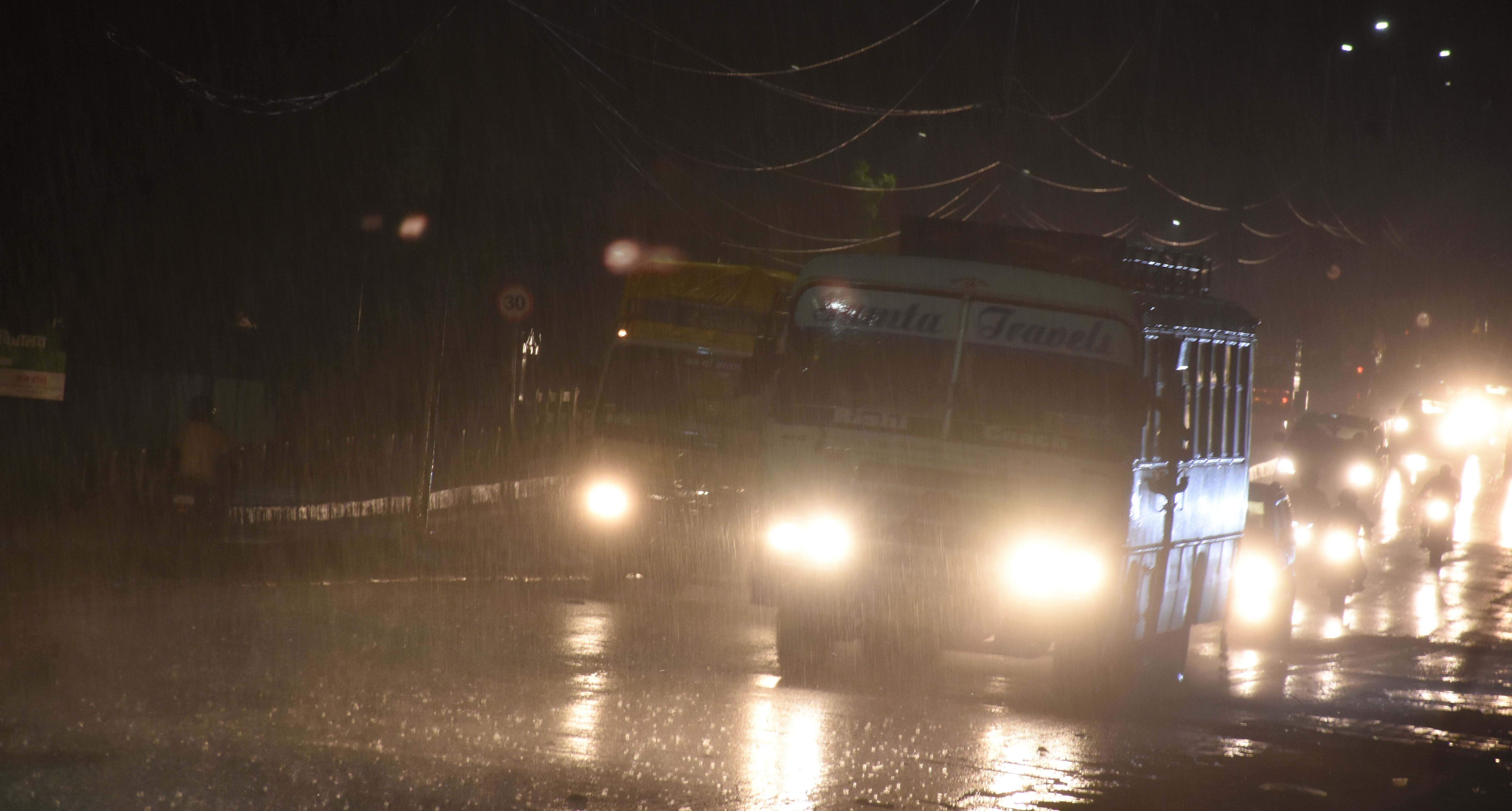 बीकानेर में झमाझम बारिश, देखें video