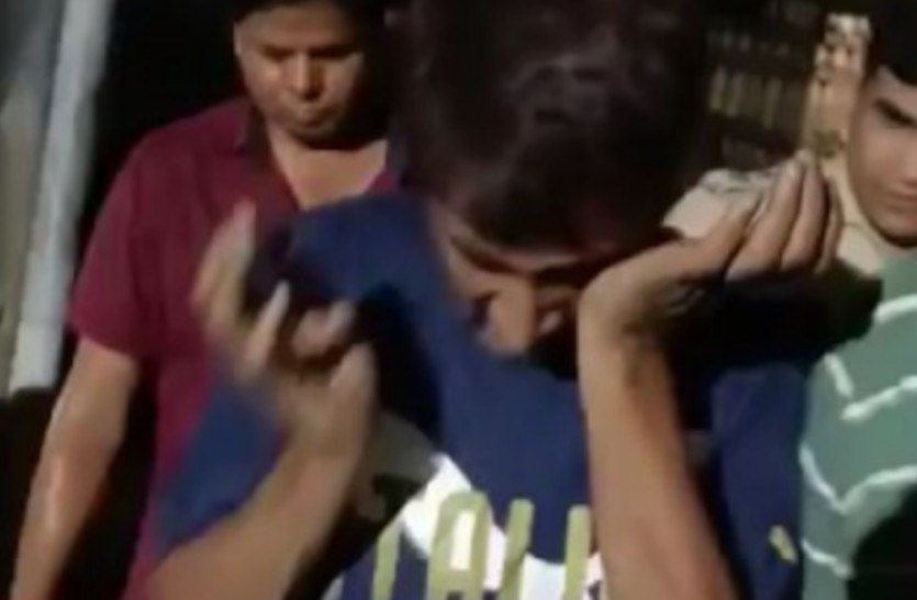 नूपूर शर्मा की गर्दन मंगाने वाले एचएस को नेकर मे ही उठा ले गई पुलिस, रोता रहा... बोला सर गलती हो गई.. सॉरी