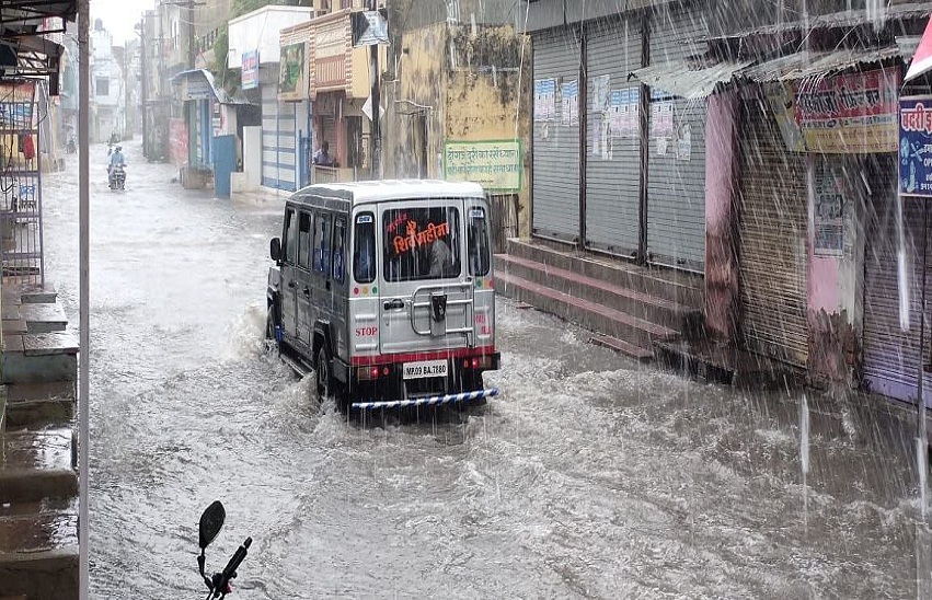 weather update news...राजस्थान के आठ जिलों में गुरुवार को अतिभारी बारिश की चेतावनी