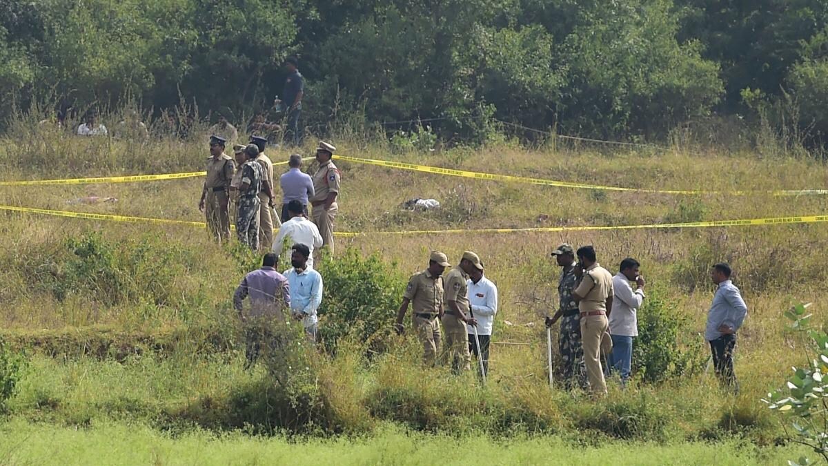 Udaipur Encounter Live: उदयपुर में लुटेरों से कर्नाटक पुलिस का इनकाउंटर,लूटा था 4.5 करोड़ का सोना