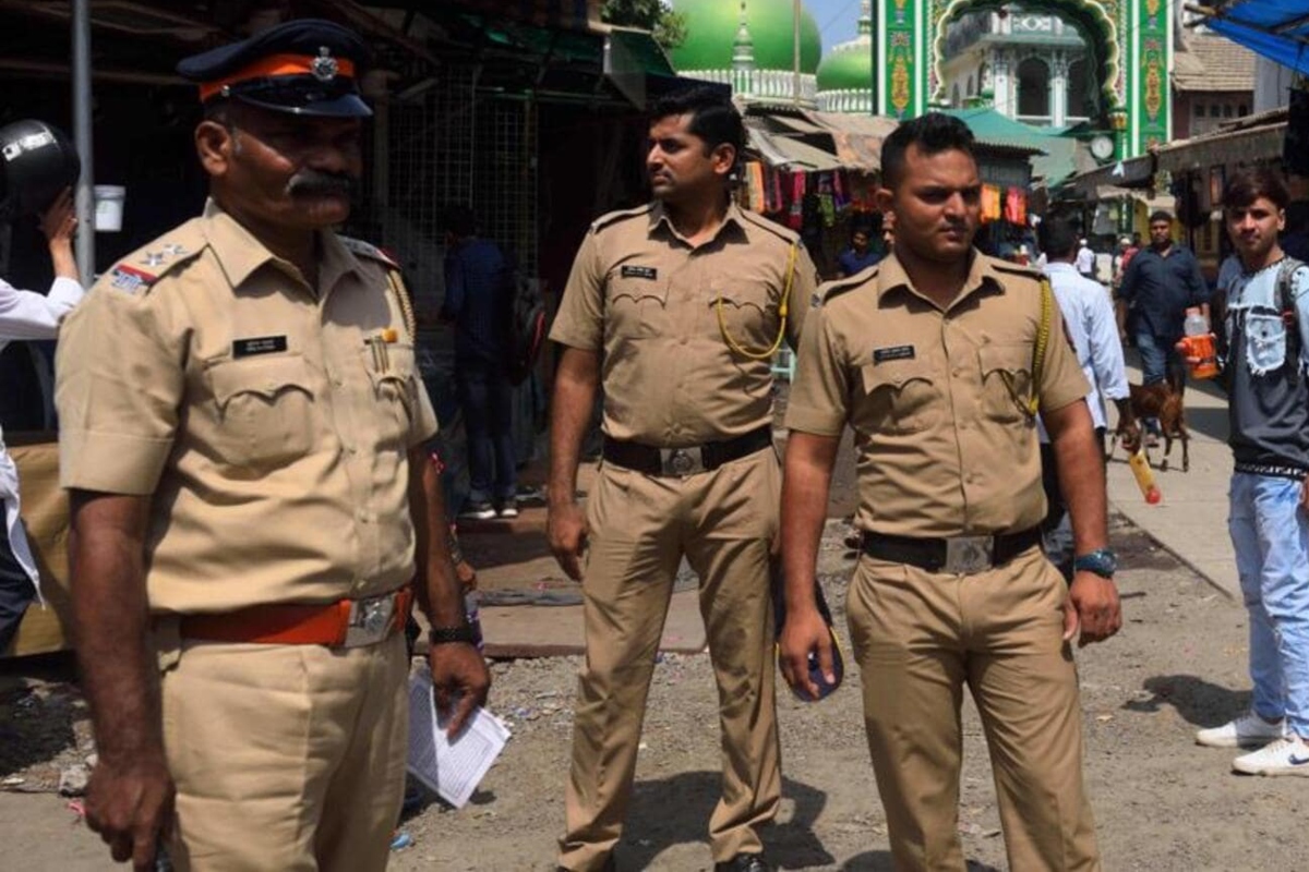 Woman constable's body found hanging in Thane Police Station