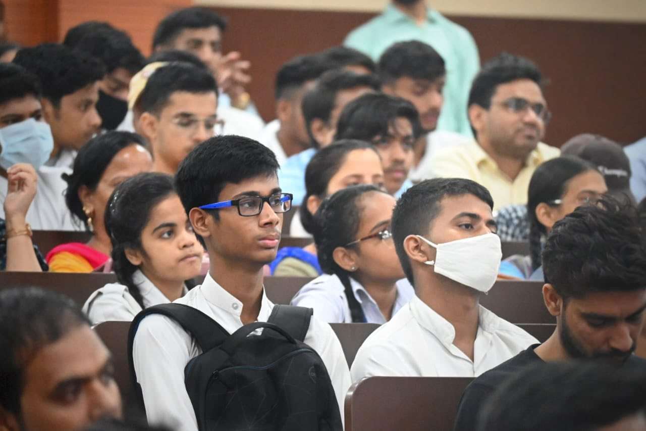 Delhi News: 'बिजनेस ब्लास्टर्स' से छात्रों को मिल रहा एंटरप्रेन्योर बनने के लिए बढ़ावा, जॉब लेने नहीं देने वाले बनेंगे छात्र