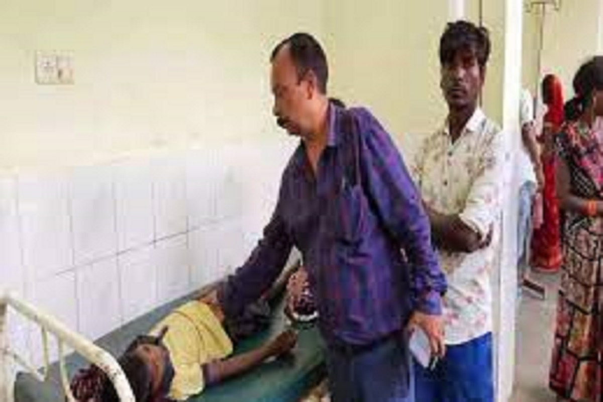 Bihar Bomb Blast in Gaya Near a Govt School Students InjuredA | बिहारः गया  में सरकारी स्कूल के पास बम विस्फोट, कई बच्चे घायल, छानबीन में जुटी पुलिस |  Patrika News