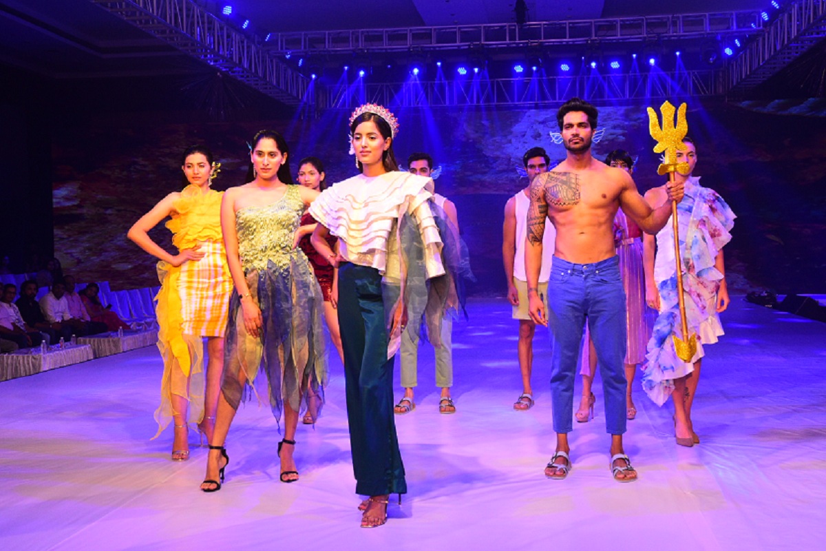 Fashion Show- रैम्प पर स्टूडेंट्स का ट्रेंडी डिजाइनर कलेक्शन