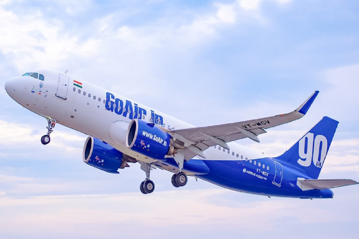 Delhi-Guwahati GoAir flight's windshield cracks mid-air, diverted to Jaipur  | Go Air की दिल्ली-गुवाहाटी फ्लाइट की विंडशील्ड हवा में टूटी, विमान जयपुर  डायवर्ट | Patrika News