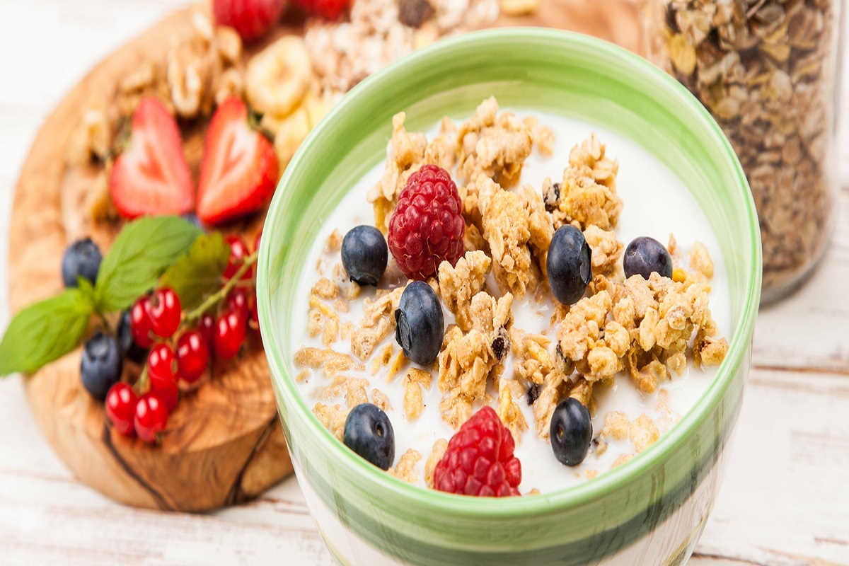Muesli For Breakfast: सुबह के नाश्ते में मूसली खाने के है ये अद्भुत फायदे, वजन कम करने में होता है फायदेमंद