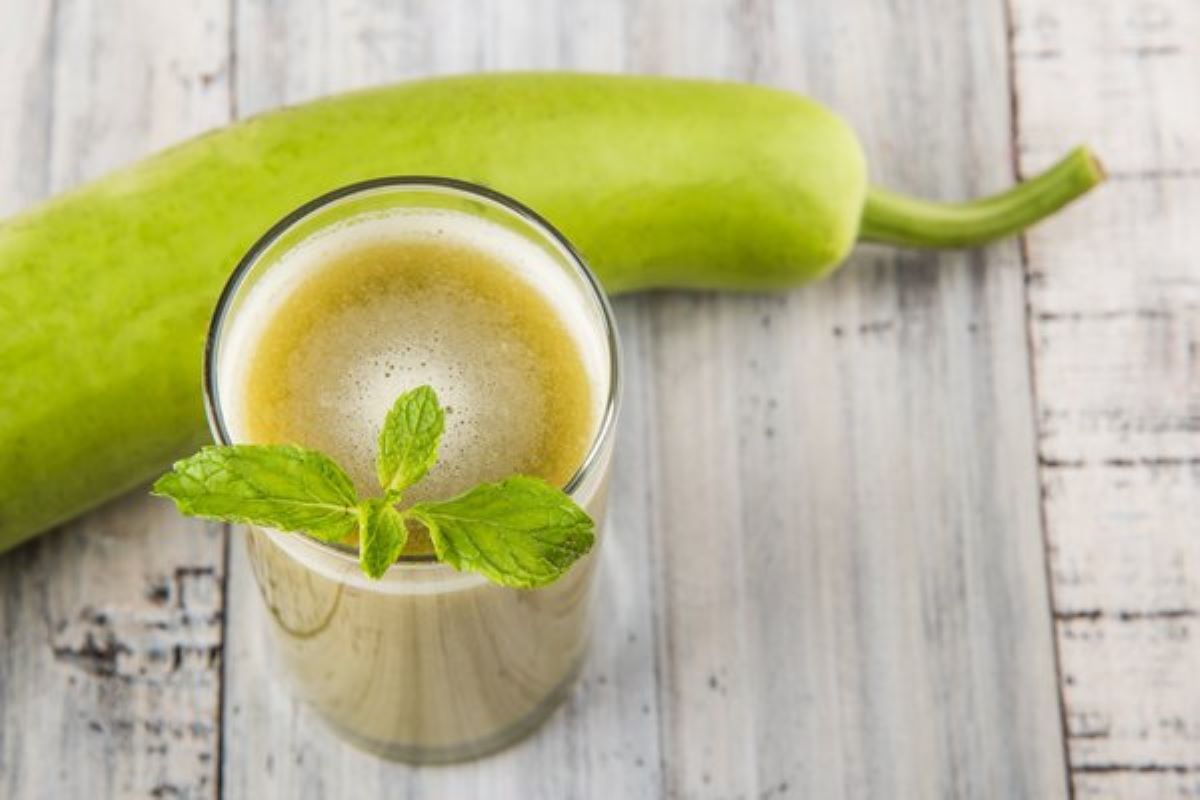 Benefits of Lauki Juice: वजन और तनाव को कम करने में फायदेमंद होता है लौकी का जूस, जानें इसके अन्य फायदे